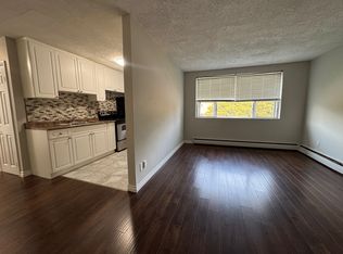 13 Lansdowne Ave N #104, Sarnia, ON N7S 2P1