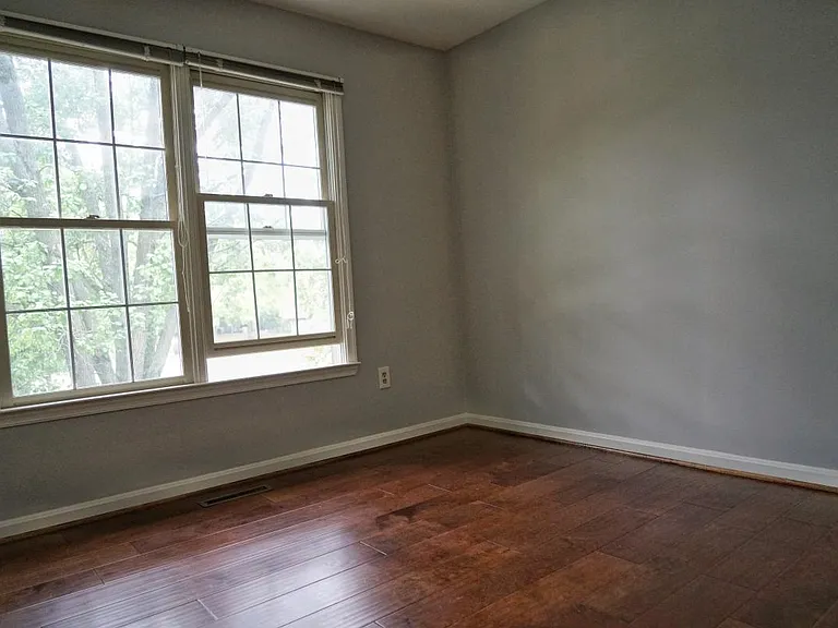 8675 Manahan Dr — Photo 3