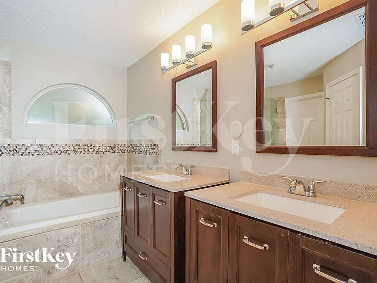 3986 Lake Crest Ter — Photo 12
