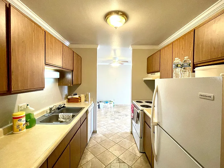 N114W15846 Sylvan Cir — Photo 18