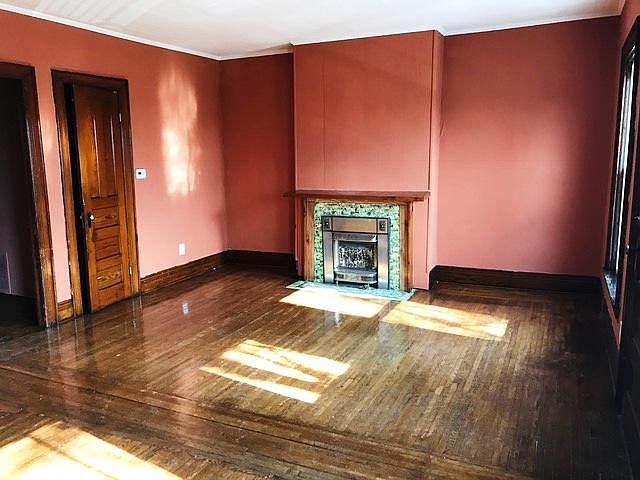 1st image of 851 Columbus Pkwy