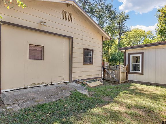 5th image of 2327 Suanne Dr
