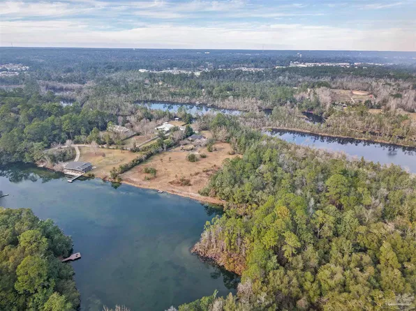 4621 Riley Rd, Milton, FL 32583