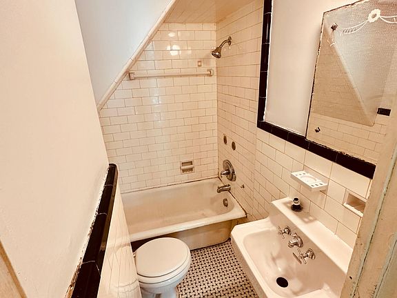 5th image of 434 Cherry St SE APT 23