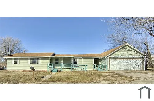 418 W Penn St Photo 1