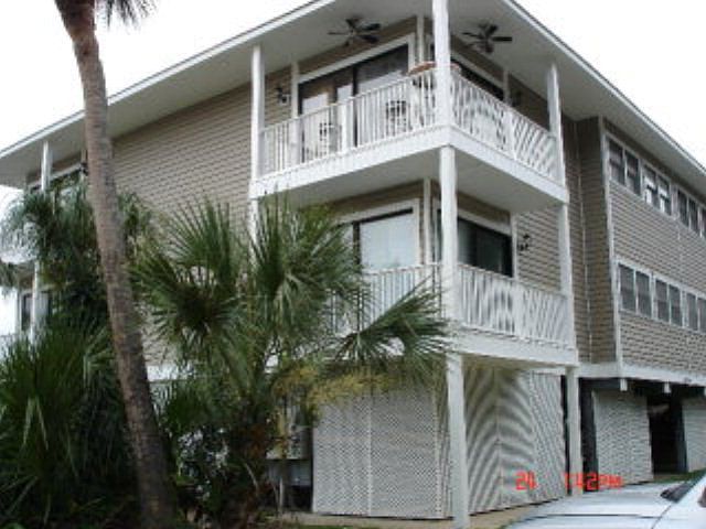 1st image of 6 Yacht Club Dr APT 111