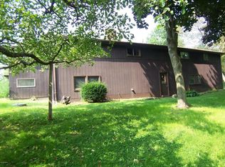 43 Duck Run Rd, Mill Hall, PA 17751
