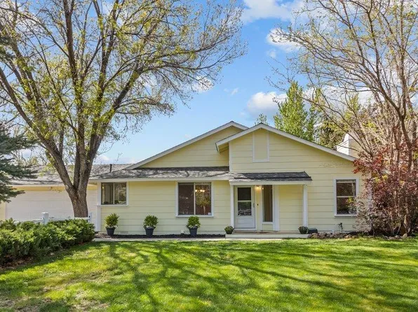 1395 Pullman Dr, Sparks, NV 89434