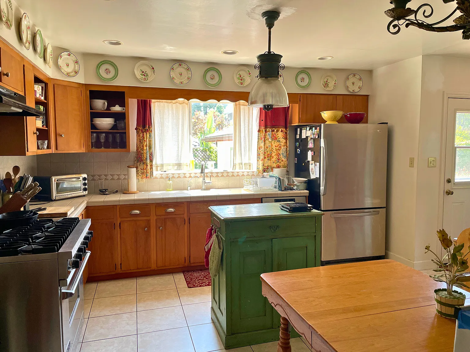 4 bed, 1748 sqft, $1,400 — Photo 3