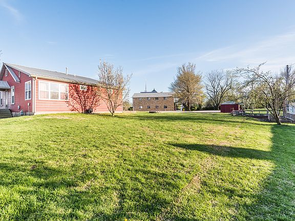 2nd image of 210 Willow Dr