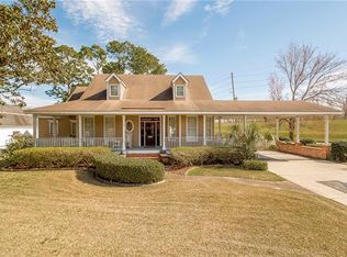 1 Imperial Woods Dr, Harahan, LA 70123