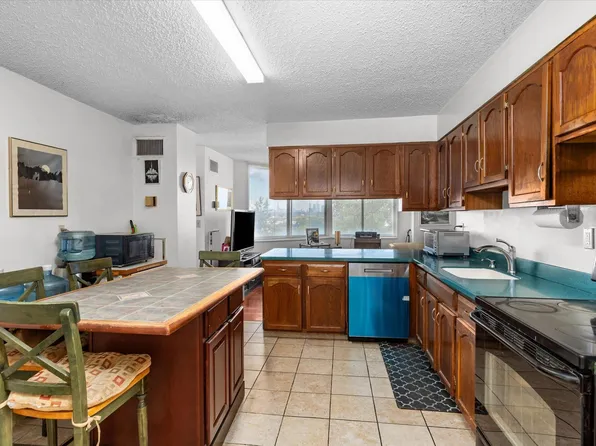 401 Harmon Cove Tower image 8 of 47