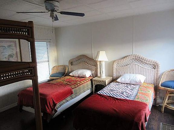 4th image of 4 Camino Real Dr