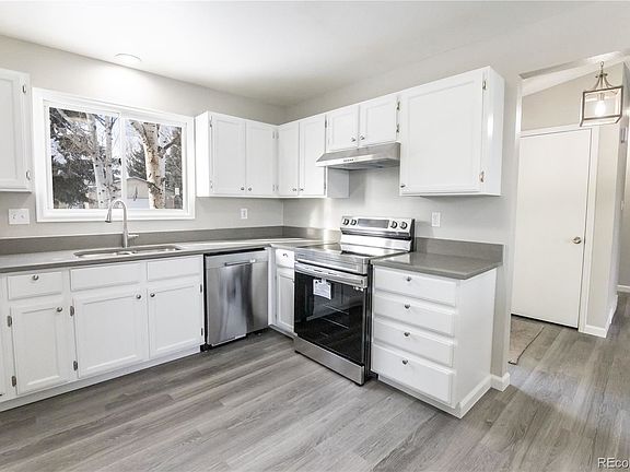 3rd image of 518 Redwood Cir