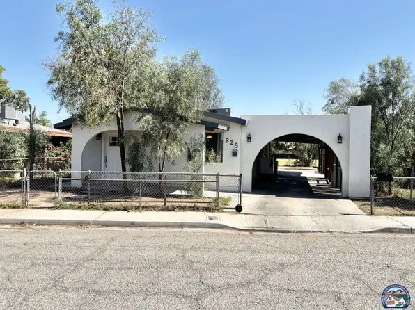 228 Espinoza St, Calexico, CA 92231