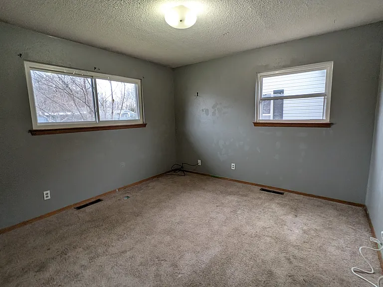 126 N Draper Ave — Photo 9