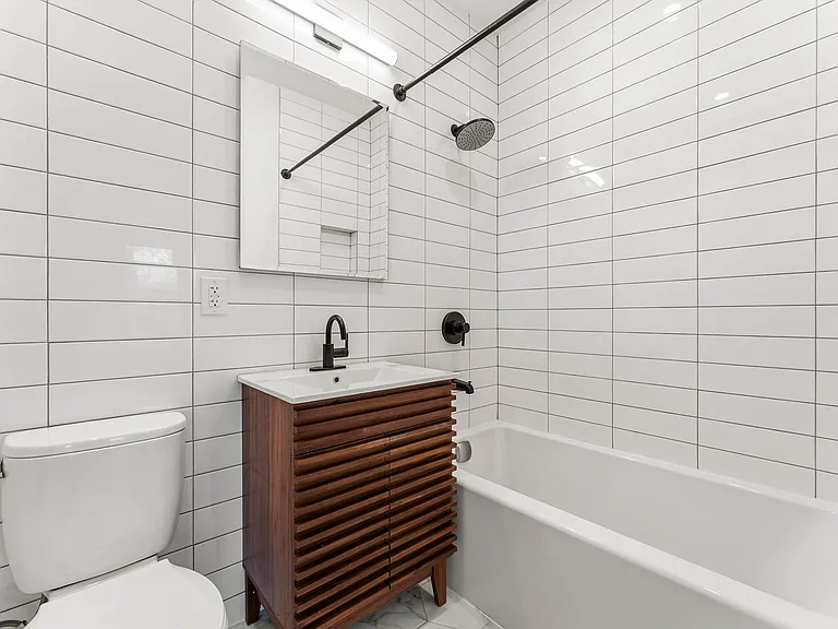 146 Nelson St #4 — Photo 7
