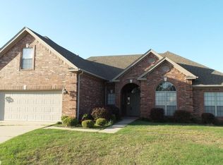 5 Lemans Ct, Maumelle, AR 72113
