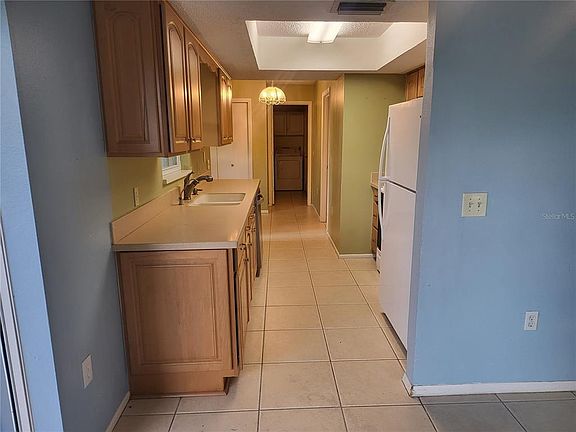 3rd image of 12165 Gulfstream Blvd