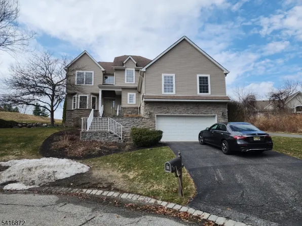 27 Cypress Ln, Hamburg, NJ 07419