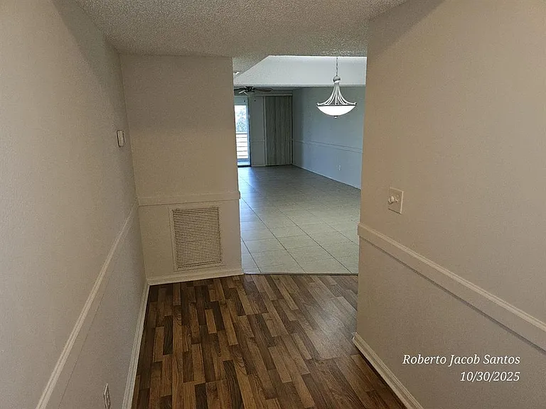9440 SW 8th St #207 — Photo 6