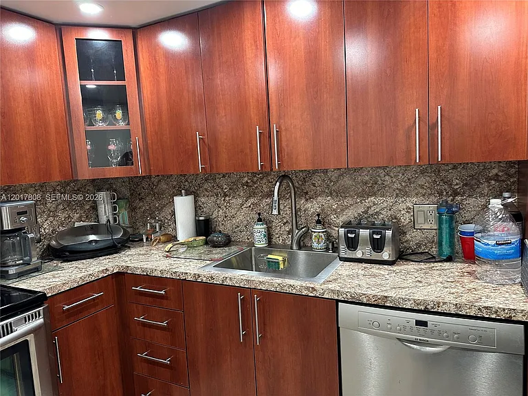 1950 S Ocean Dr #4-B — Photo 7