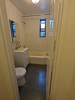 4th image of 63-84 Saunders St #4A