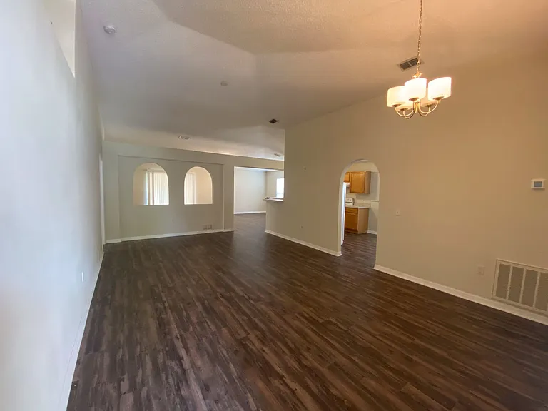 7327 N High Bluff Rd — Photo 3