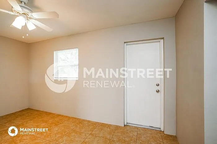 2108 NE 15th Ln — Photo 7