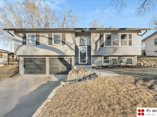 1255 S 165th St, Omaha, NE 68130