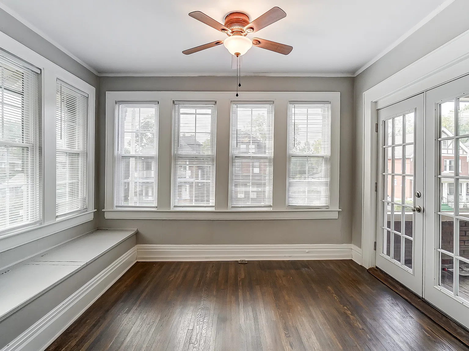 2 bed, 1100 sqft, $1,275 — Photo 2
