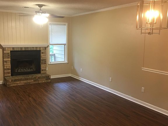 3rd image of 3692 Donovan Dr Unit B