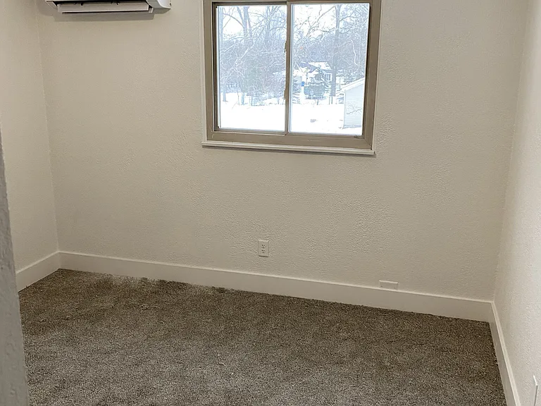 5062 Amy Dr #8 — Photo 10