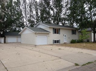 1717 7th Ave NE, Jamestown, ND 58401