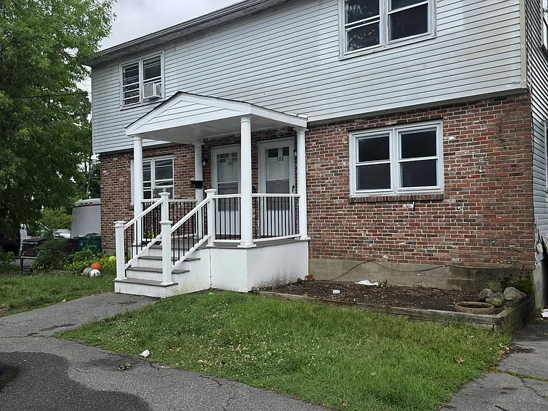 122 Beacon St — Photo 13