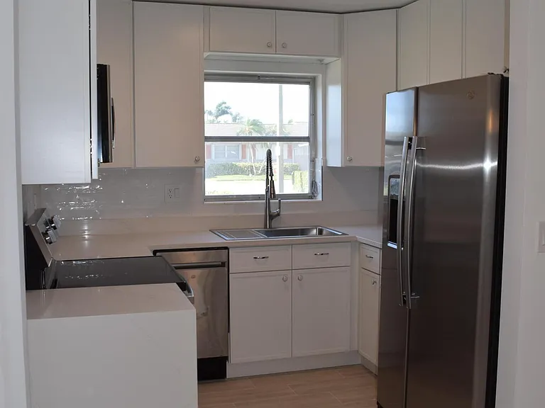 2747 Dudley Dr E #D — Photo 14