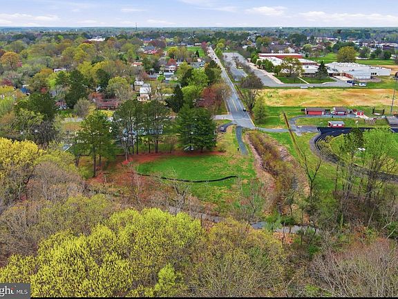 5th image of Mecklenburg Ave