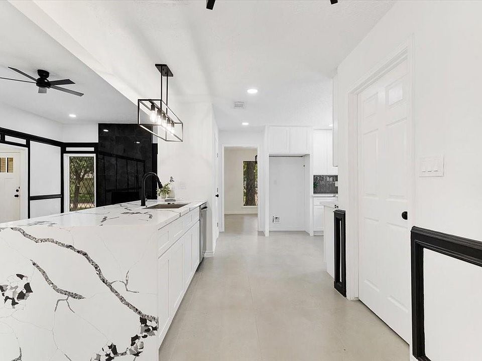 1st image of 3815 Plum Hollow Dr