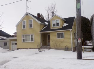 1005 18th Ave, Menominee, MI 49858