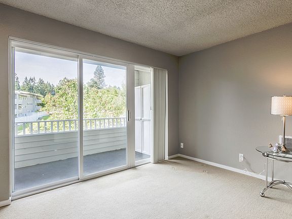 5th image of 12701 NE 9th Pl APT D205