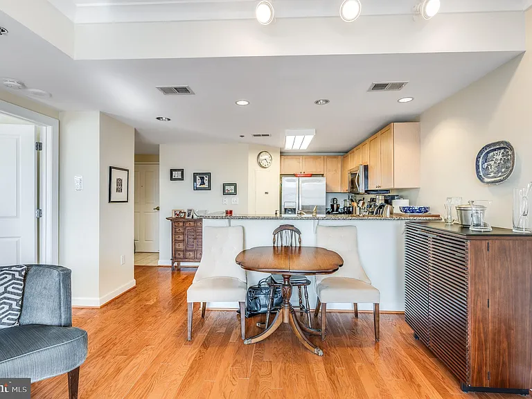 777 7th St NW #1110 — Photo 12