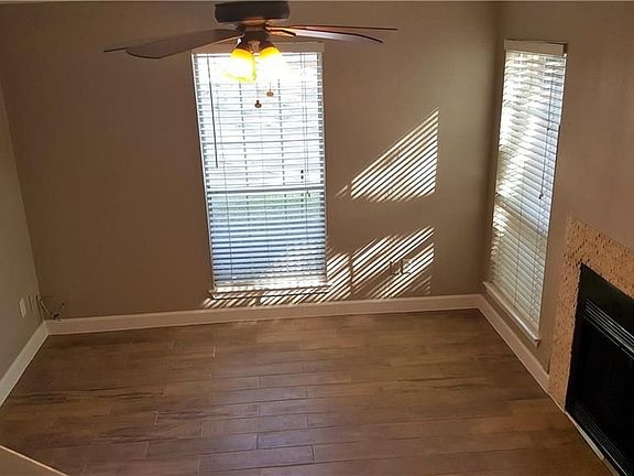 5th image of 1458 Meadowood Village Dr