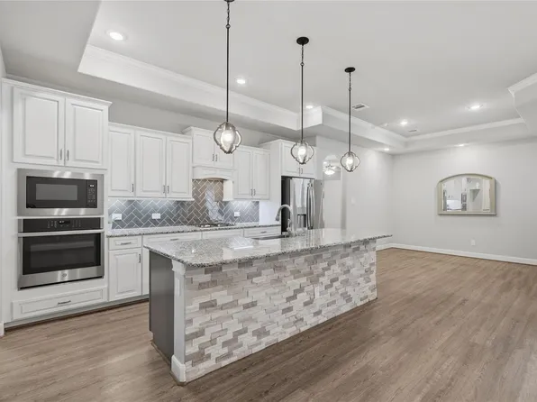 5757 Lakeside Villas Ct, Conroe, TX 77304