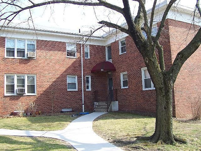 1st image of 25 Winchester Ave APT 1B