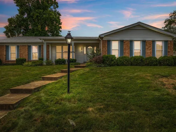 5169 Oakfire Dr, Saint Louis, MO 63129