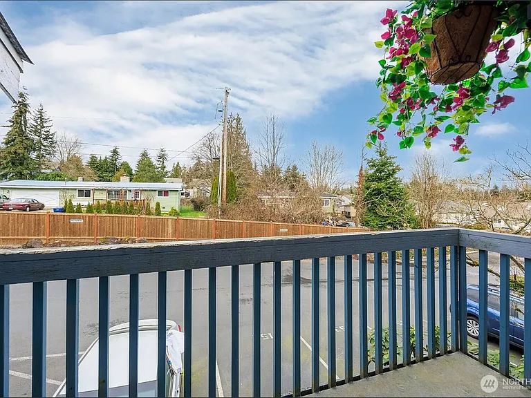 16817 Larch Way E #F201 — Photo 14