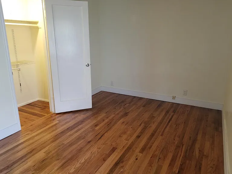 6109 Tehama Ave — Photo 12