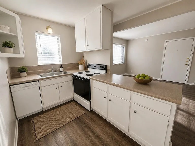 3304 Red River St — Photo 45