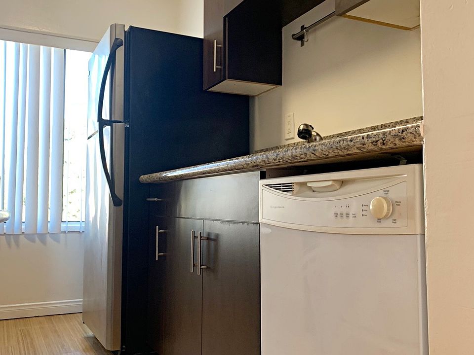 1st image of 2589 S Sepulveda Blvd APT 6