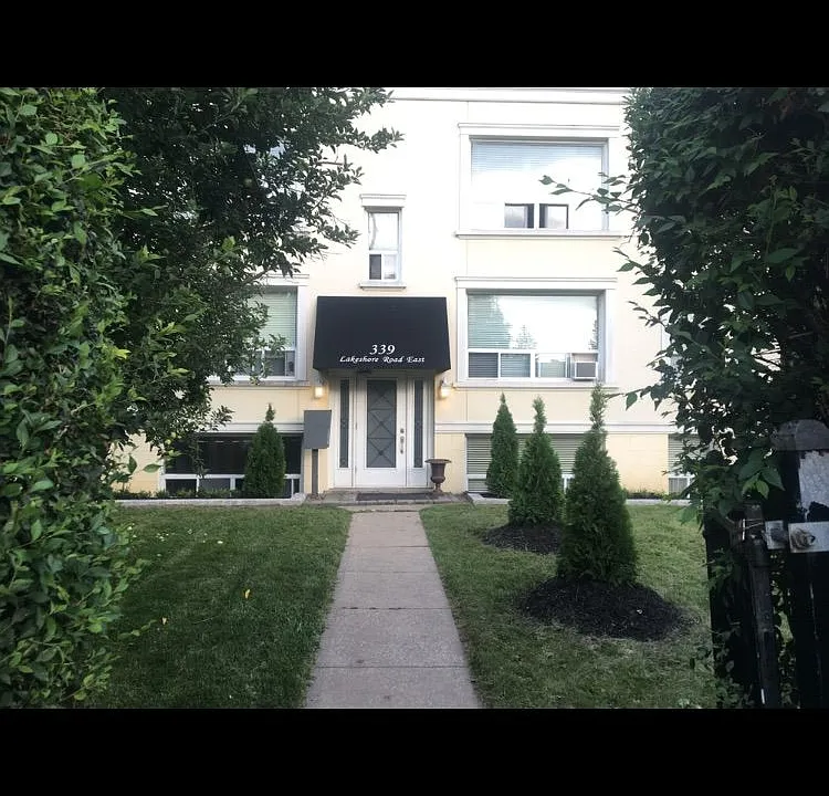 339 Lakeshore Rd E #3